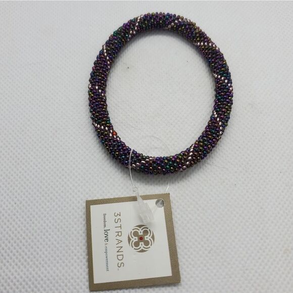 NWT 3 Strands Purple & Iridescent Beaded Bracelet - Picture 5 of 5